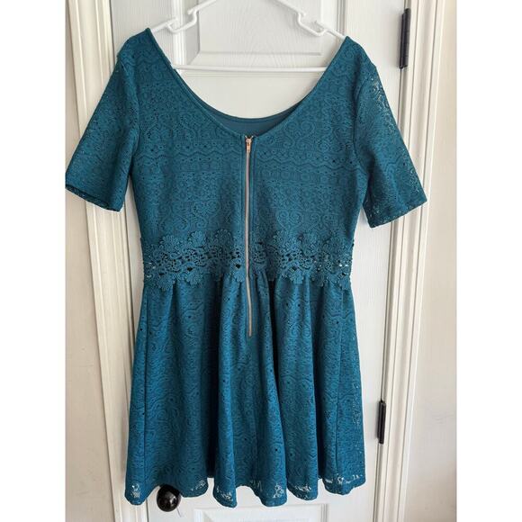 Xhiliration Deep Teal Lace Peekaboo Middle Short Sleeve size Large - Picture 5 of 7